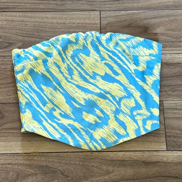 NWT | Tiger Mist Quinne Tube Crop Top | Blue/Yellow Abstract | Size M - Picture 3 of 8